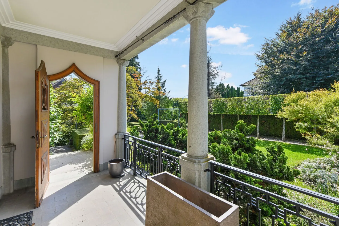 Historical Art Nouveau villa with charm, large garden and plenty of space for your living dreams - Photo 46 of 58