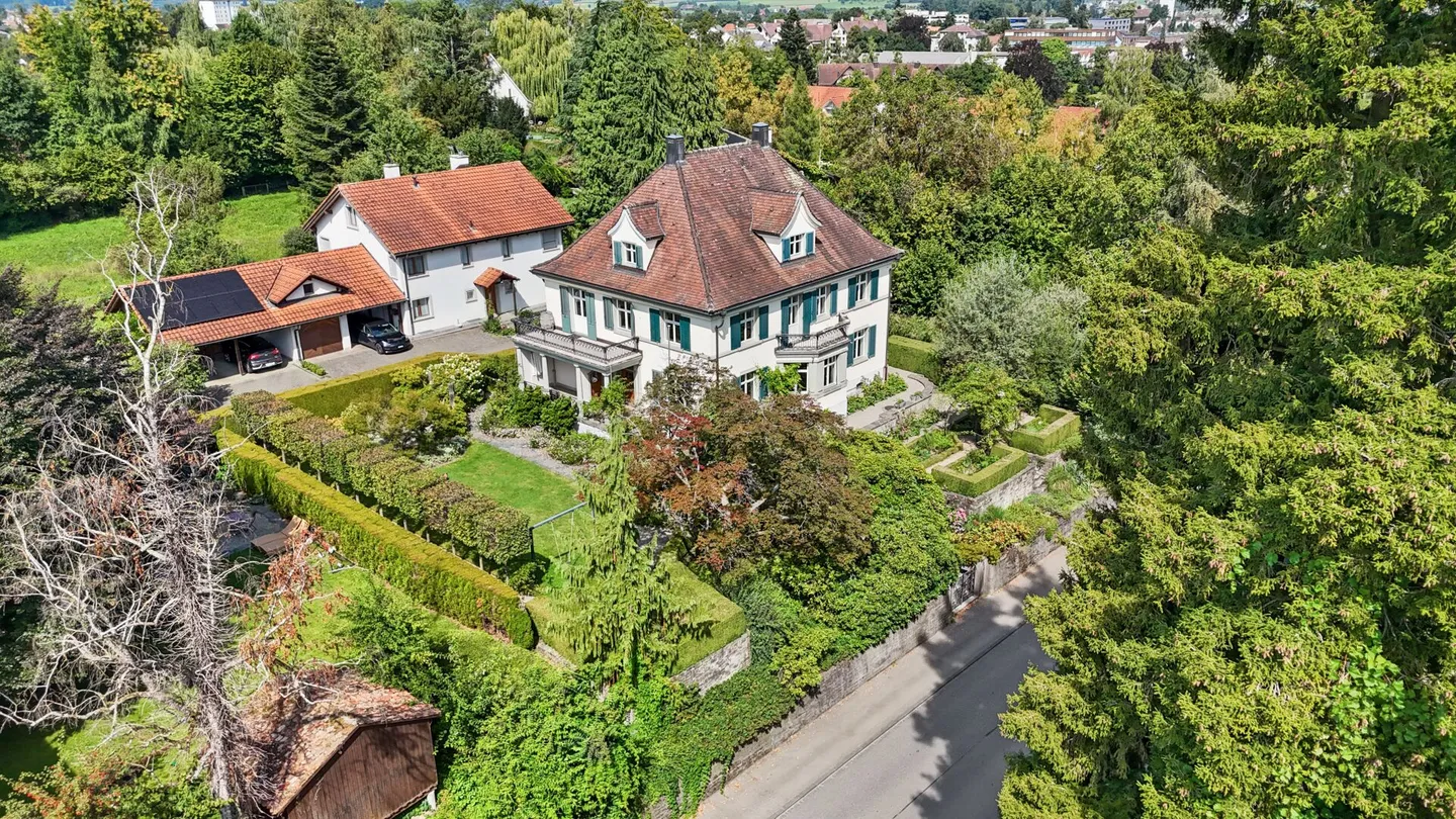 Historical Art Nouveau villa with charm, large garden and plenty of space for your living dreams - Photo 52 of 58