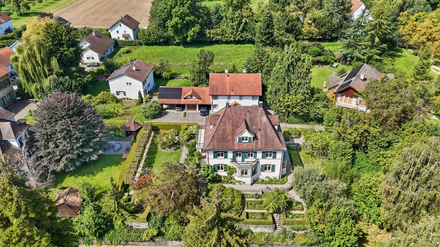 Historical Art Nouveau villa with charm, large garden and plenty of space for your living dreams - Photo 55 of 58