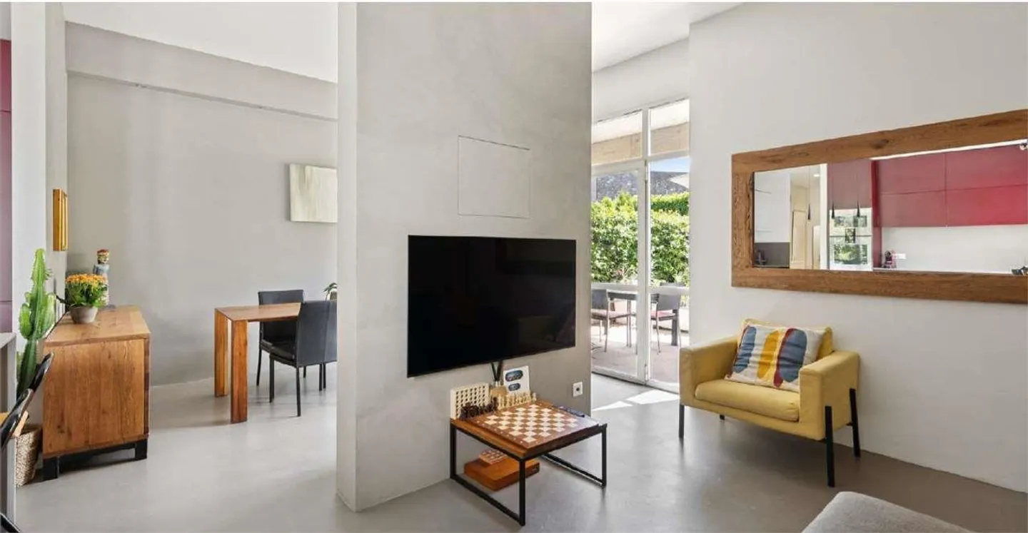 Elegant 3.5-room apartment with large garden - Photo 2 of 13
