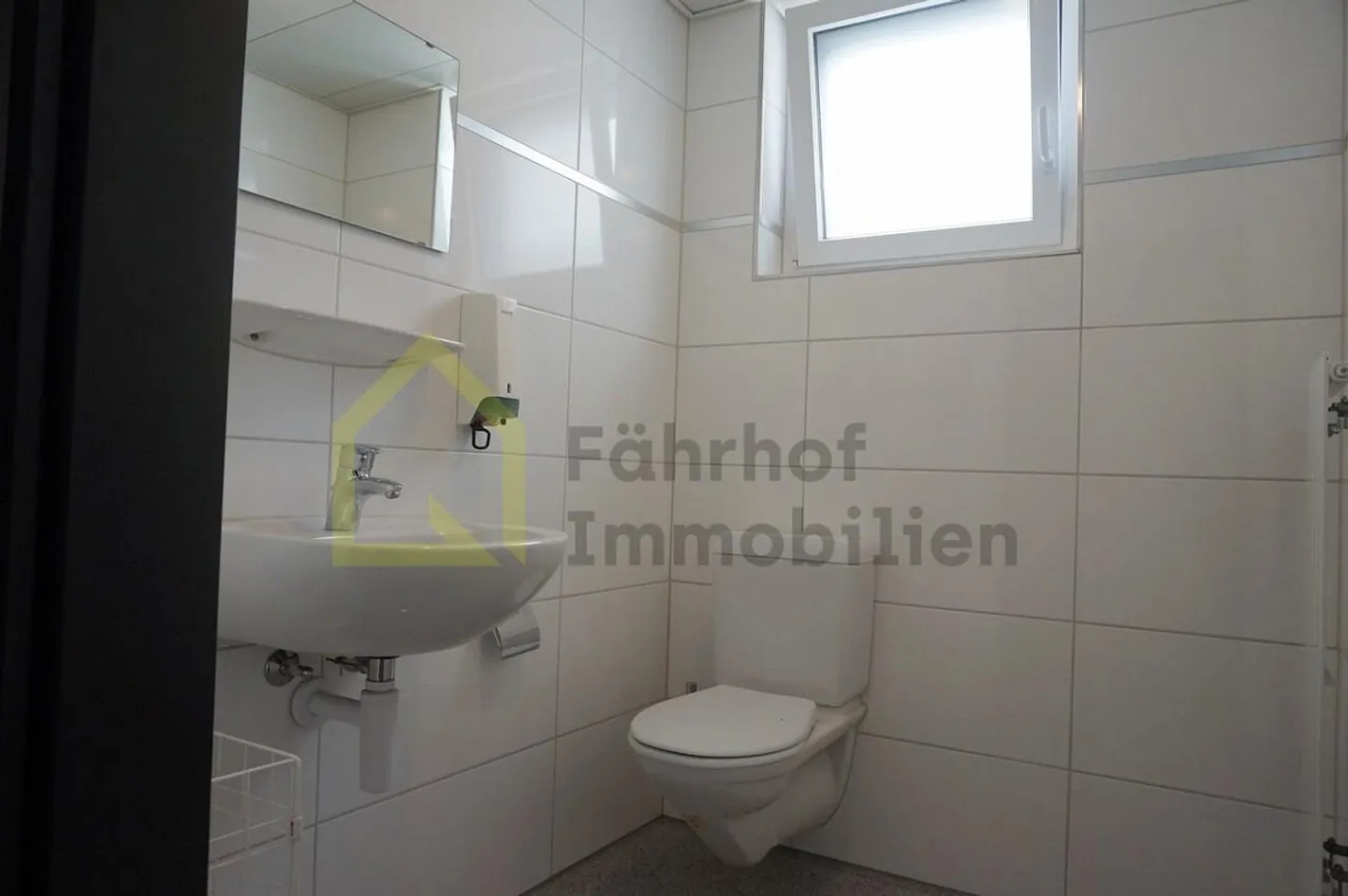 Uffici moderni e luminosi vicino all'accesso autostradale - Foto 8 di 17