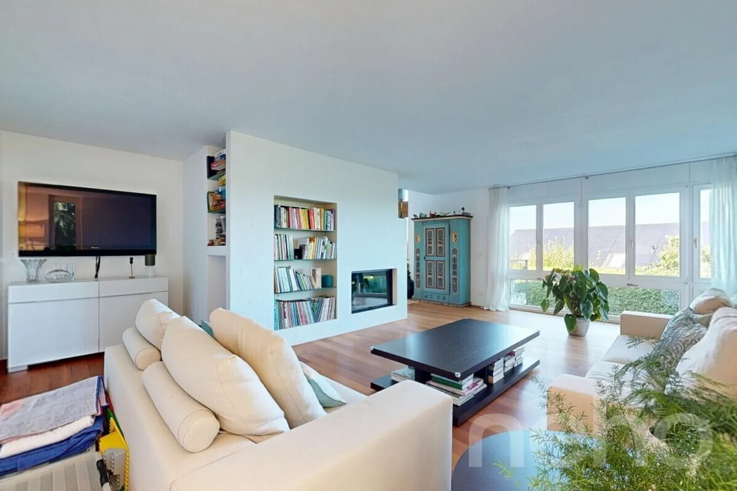 Spacious 7.5-room property with large grounds in Wettswil - Photo 2 of 12