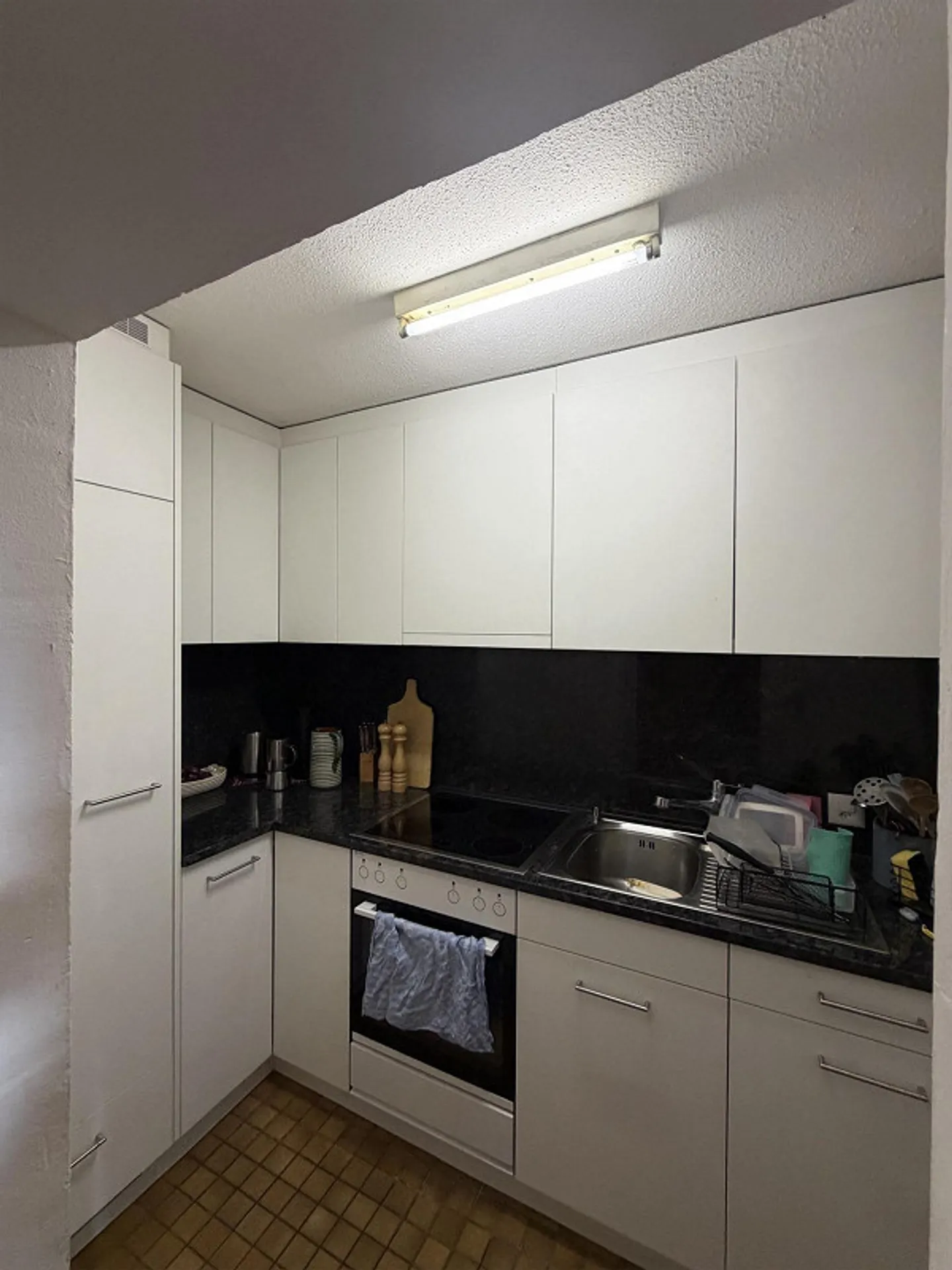 Appartement de 2 pièces dans un ancien bâtiment - Photo 3 sur 5