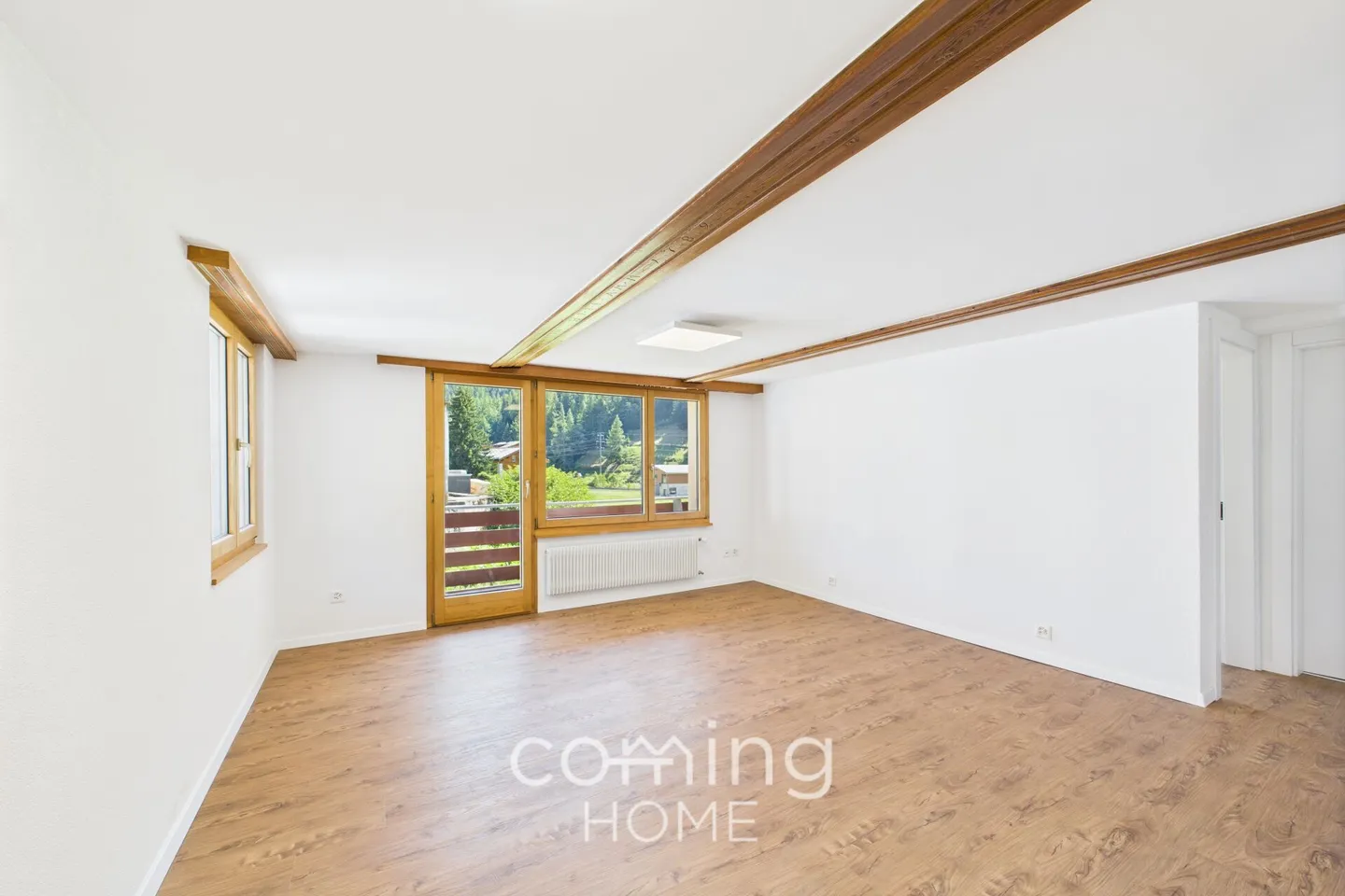 Central 2.5-room apartment with separate studio in Saas-Grund - versatile and high-yield - Photo 1 of 12