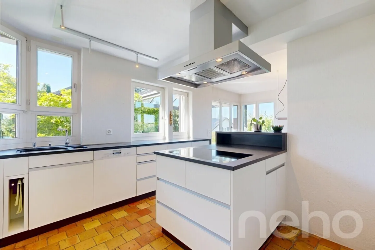 Spacious 7.5-room property with large grounds in Wettswil - Photo 5 of 12