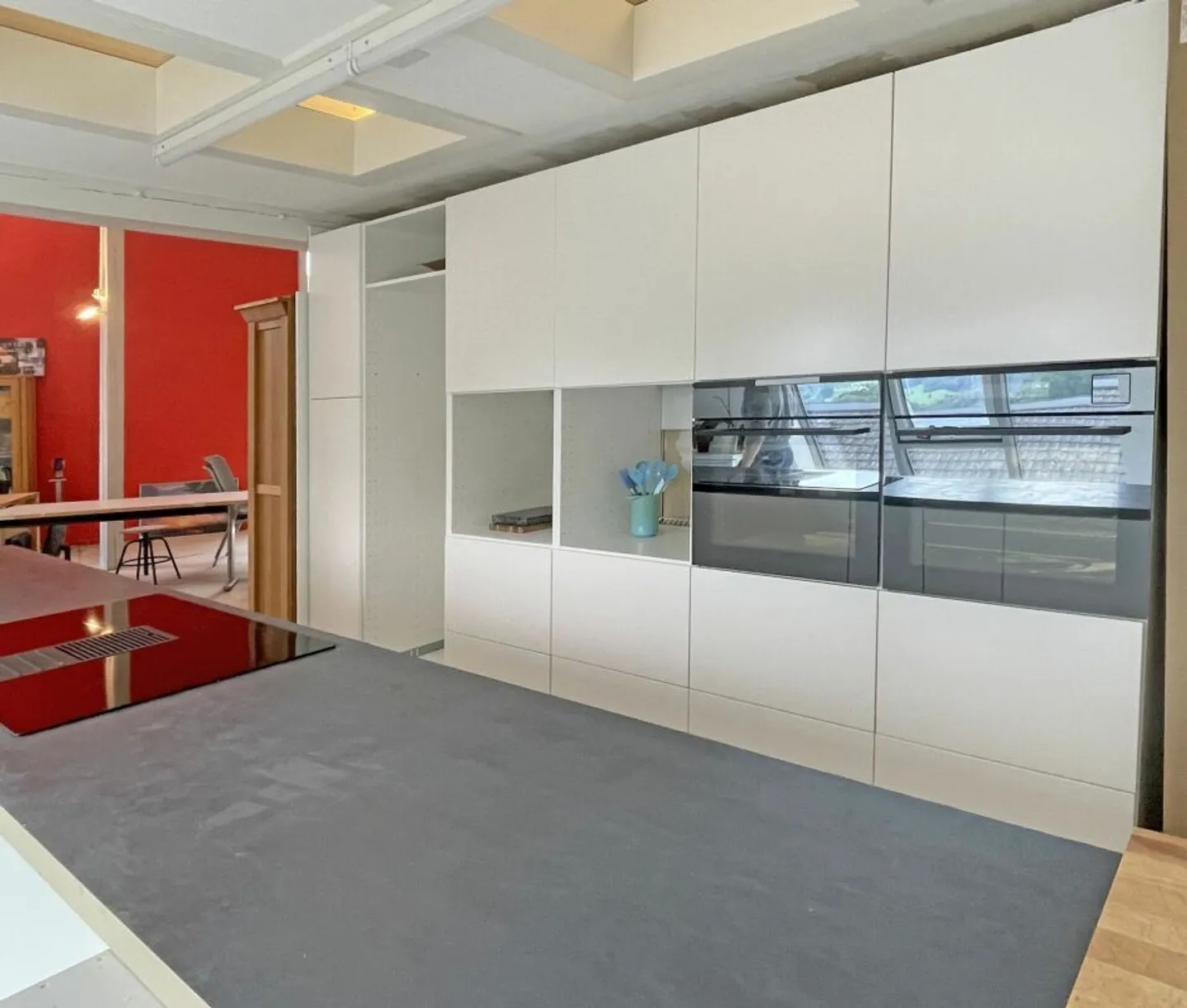 Attractive residential and commercial building in a good location - Photo 9 of 15