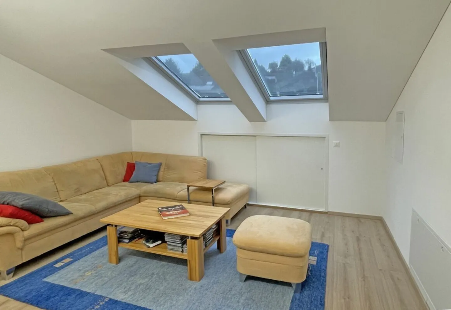 Attractive residential and commercial building in a good location - Photo 12 of 15