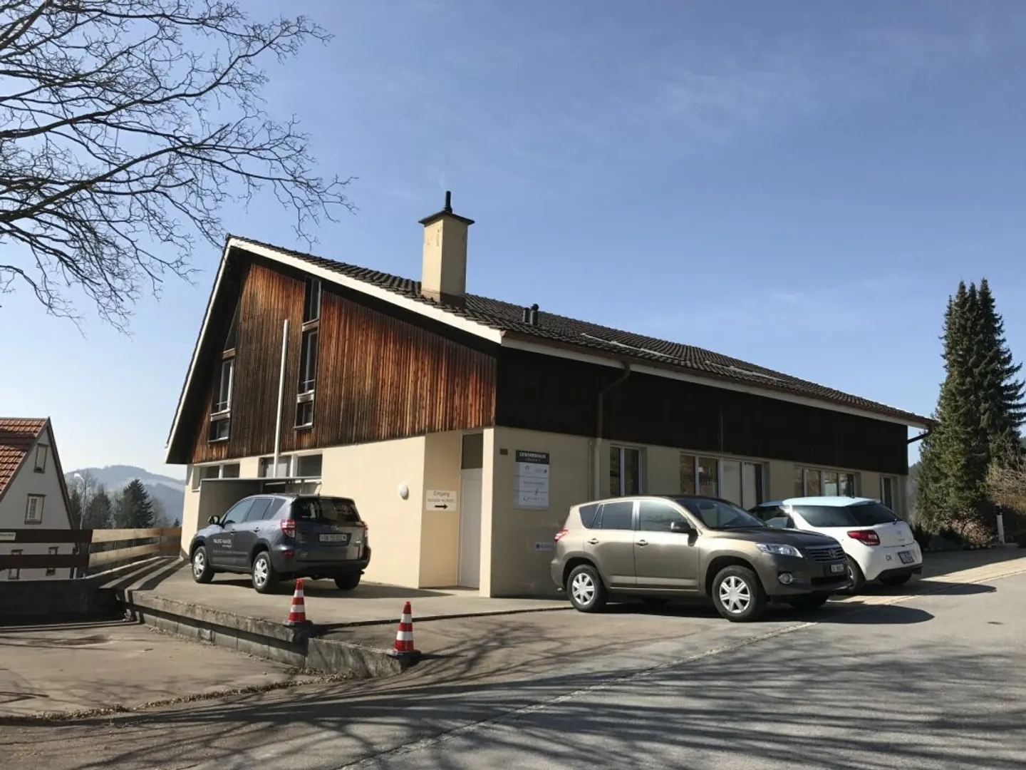 Attractive residential and commercial building in a good location - Photo 14 of 15