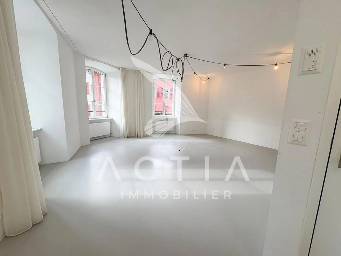 Magnificent new office in the heart of the old town - Photo 1 of 11