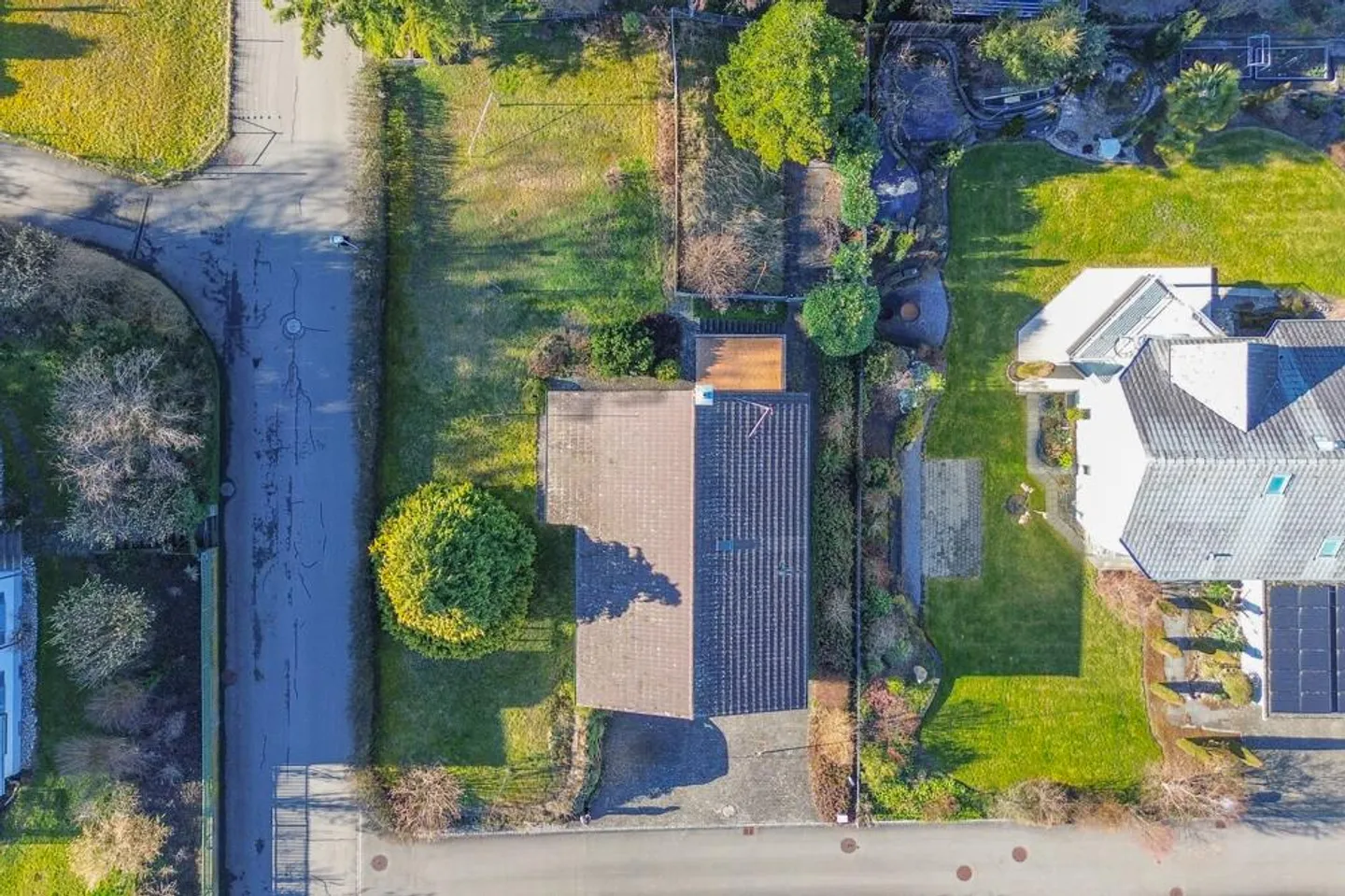 Propriété aménageable avec vue sur le lac - Photo 2 sur 6