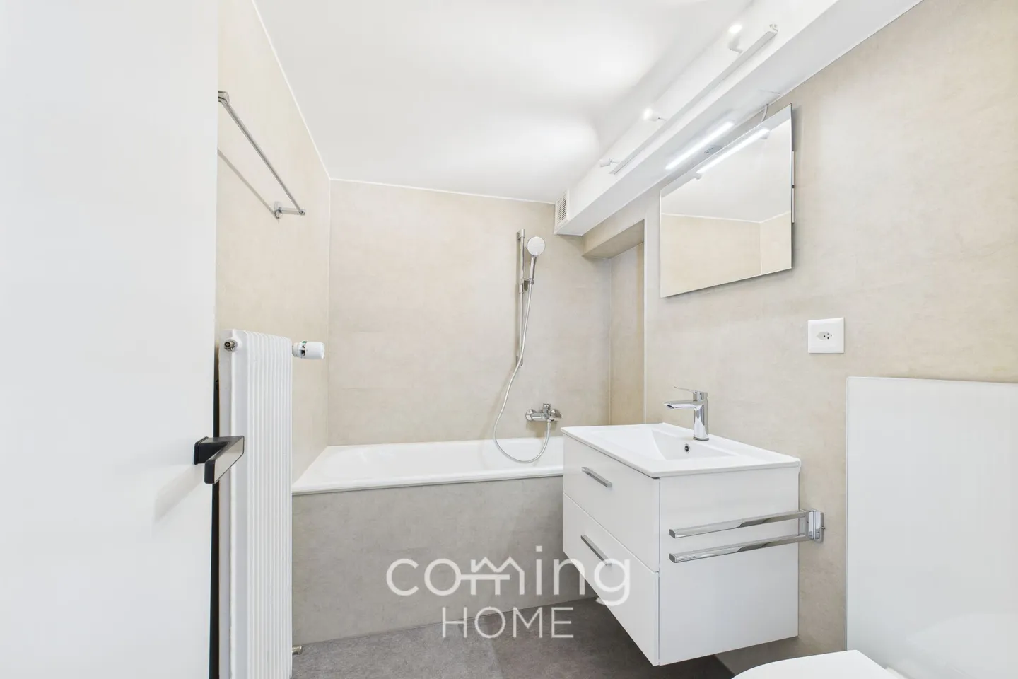 Central 2.5-room apartment with separate studio in Saas-Grund - versatile and high-yield - Photo 8 of 12