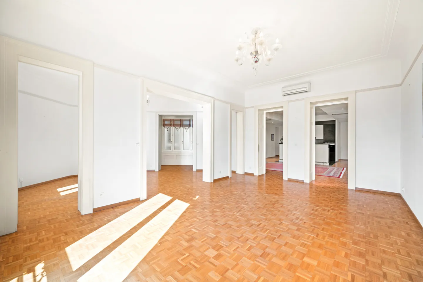 Un indirizzo unico nel cuore di Montreux - Foto 6 di 10