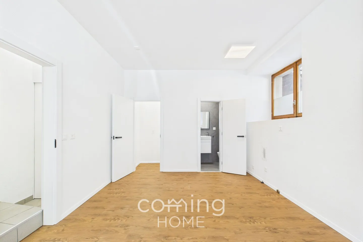 Central 2.5-room apartment with separate studio in Saas-Grund - versatile and high-yield - Photo 9 of 12