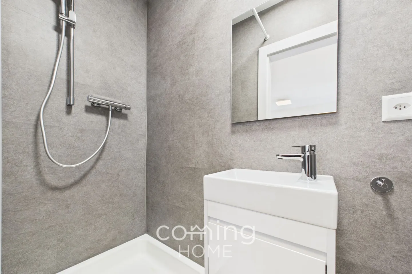 Central 2.5-room apartment with separate studio in Saas-Grund - versatile and high-yield - Photo 10 of 12