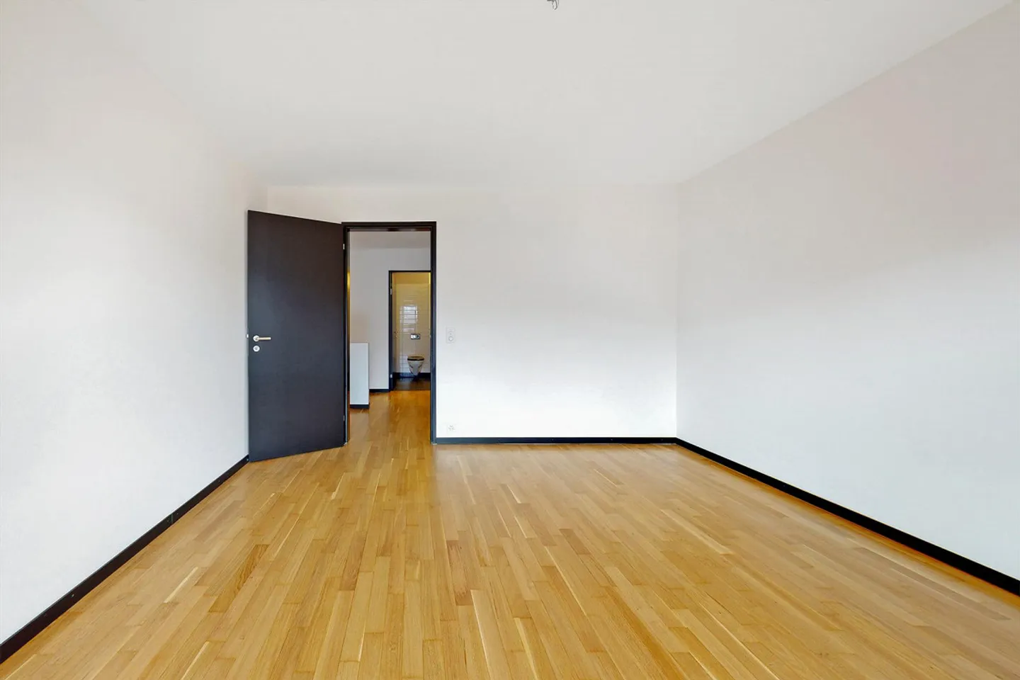 Exclusive apartment in a quiet residential area! - Photo 9 of 13