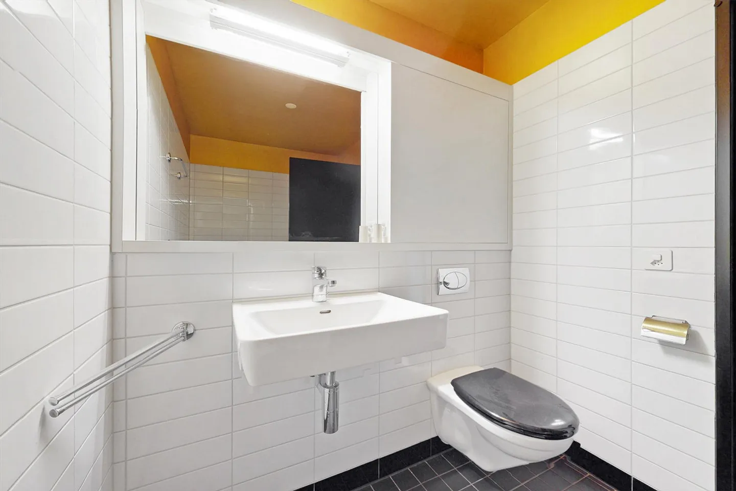 Exclusive apartment in a quiet residential area! - Photo 10 of 13