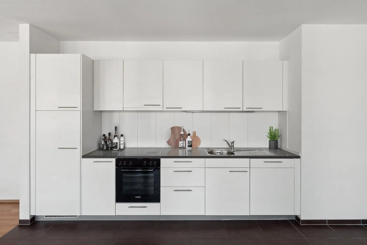 Sopra i tetti di Liestal, incl. 1° affitto netto gratuito + CHF 500.00 - Foto 2 di 5