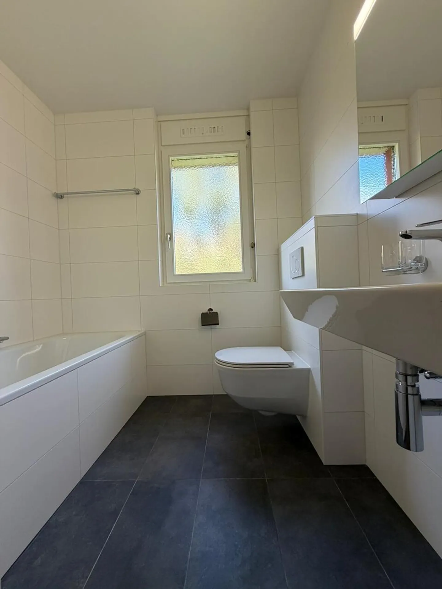 Appartamento di 3.5 locali ristrutturato con balcone a St-Légier - Foto 6 di 8