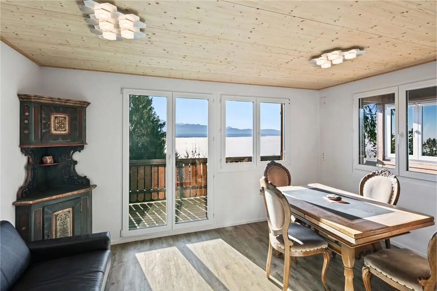 Charming chalet with a great view for nature and hiking enthusiasts! - Photo 6 of 13