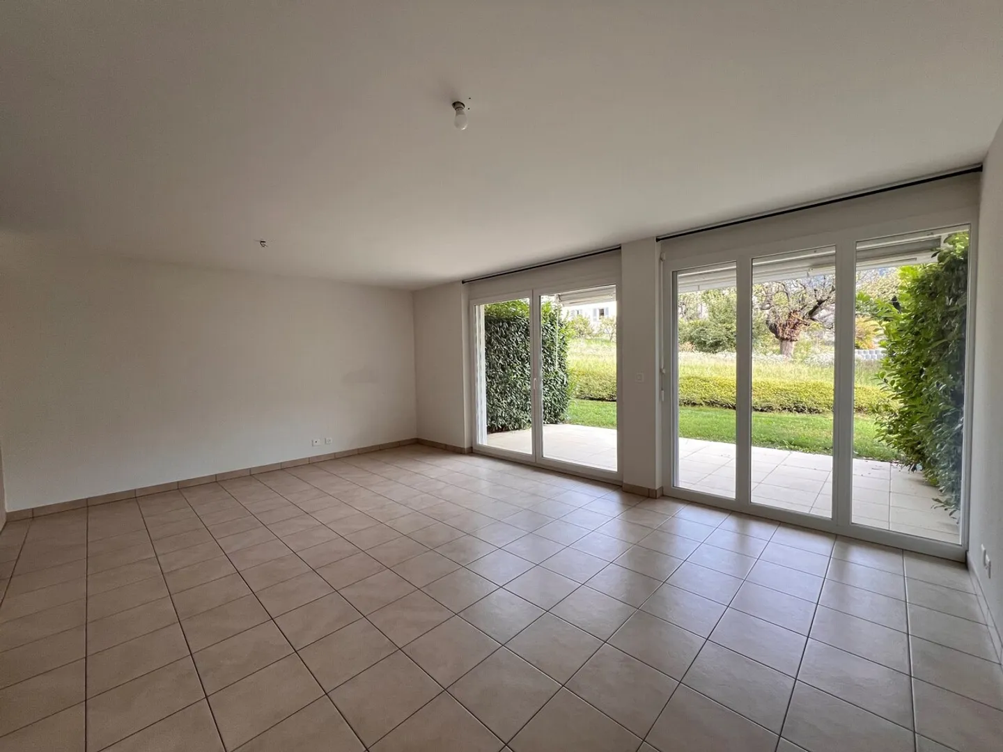 Wunderschöne Wohnung mit Terrasse und Garten in Leytron - Foto 1 von 13