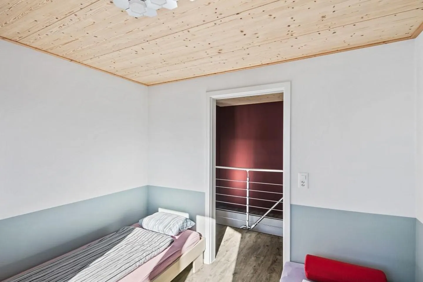 Charming chalet with a great view for nature and hiking enthusiasts! - Photo 10 of 13