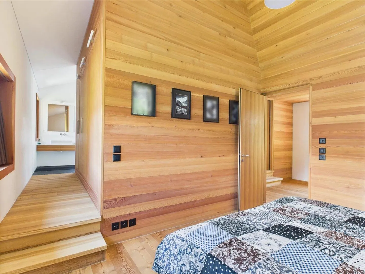 Luxurious chalet with panoramic views over Saas-Fee - Photo 7 of 13