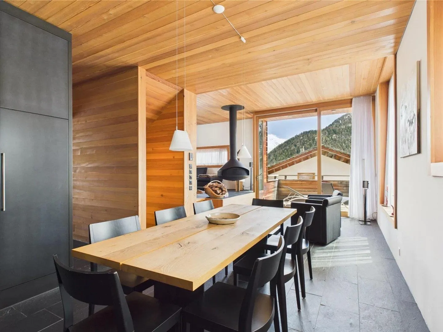 Luxurious chalet with panoramic views over Saas-Fee - Photo 4 of 13