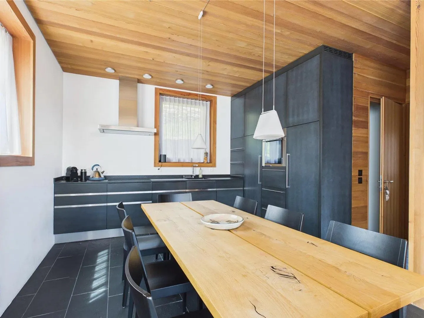 Luxurious chalet with panoramic views over Saas-Fee - Photo 9 of 13