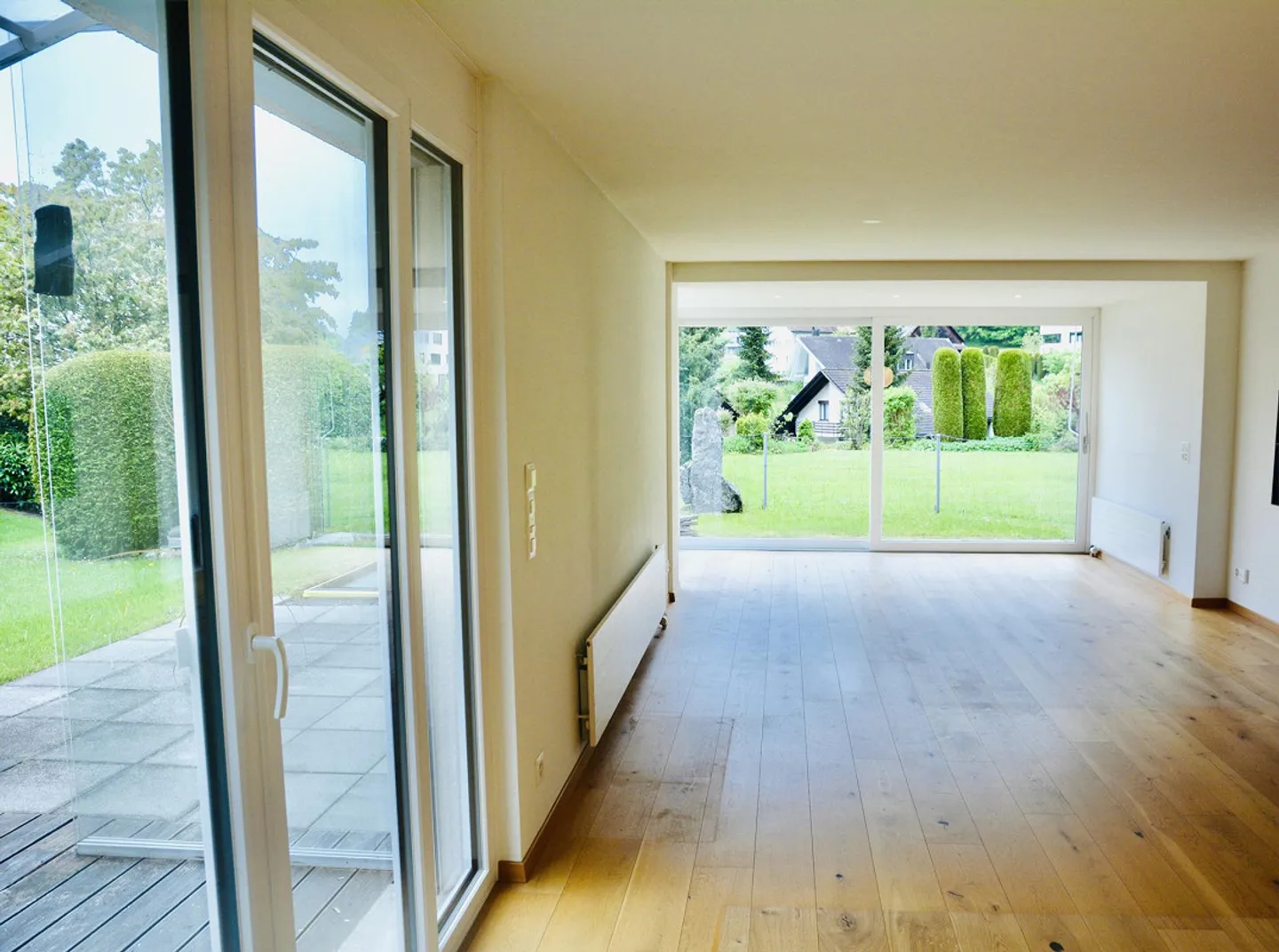 Centrally Located 3.5-Room Apartment with Garden - Photo 3 of 18