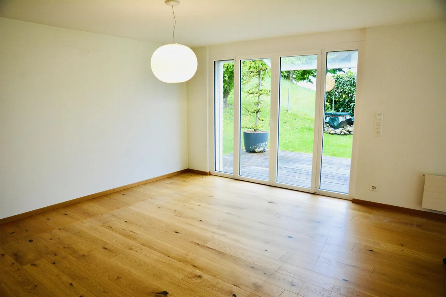 Centrally Located 3.5-Room Apartment with Garden - Photo 4 of 18