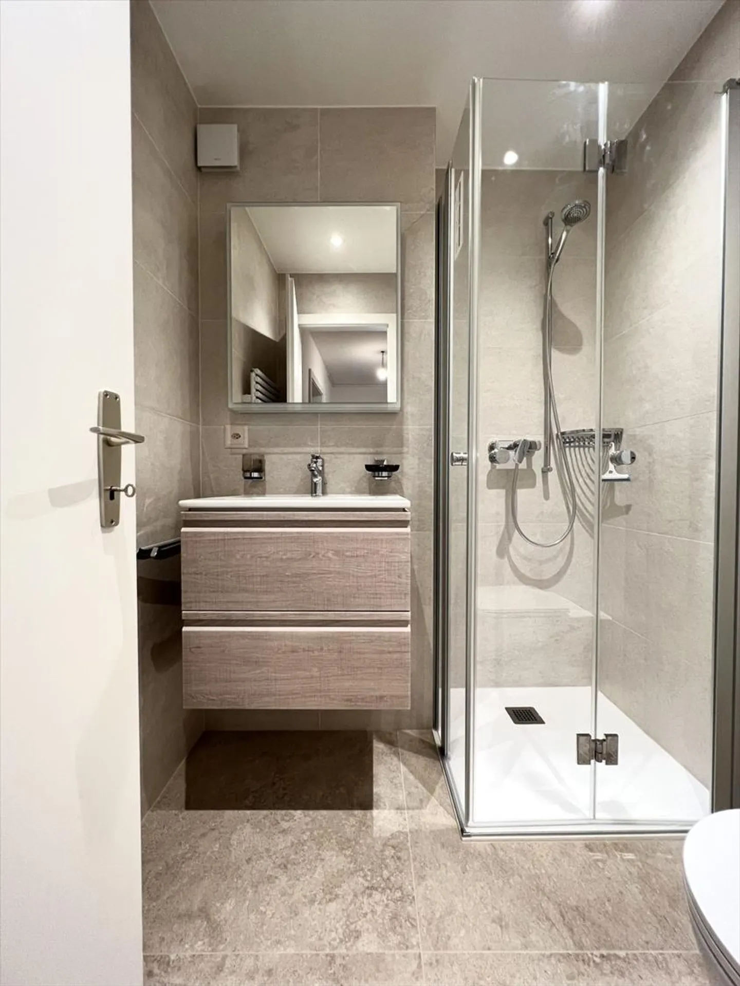 Beautiful, spacious and renovated 3.5-room apartment, 2 steps from CHUV - Photo 9 of 13