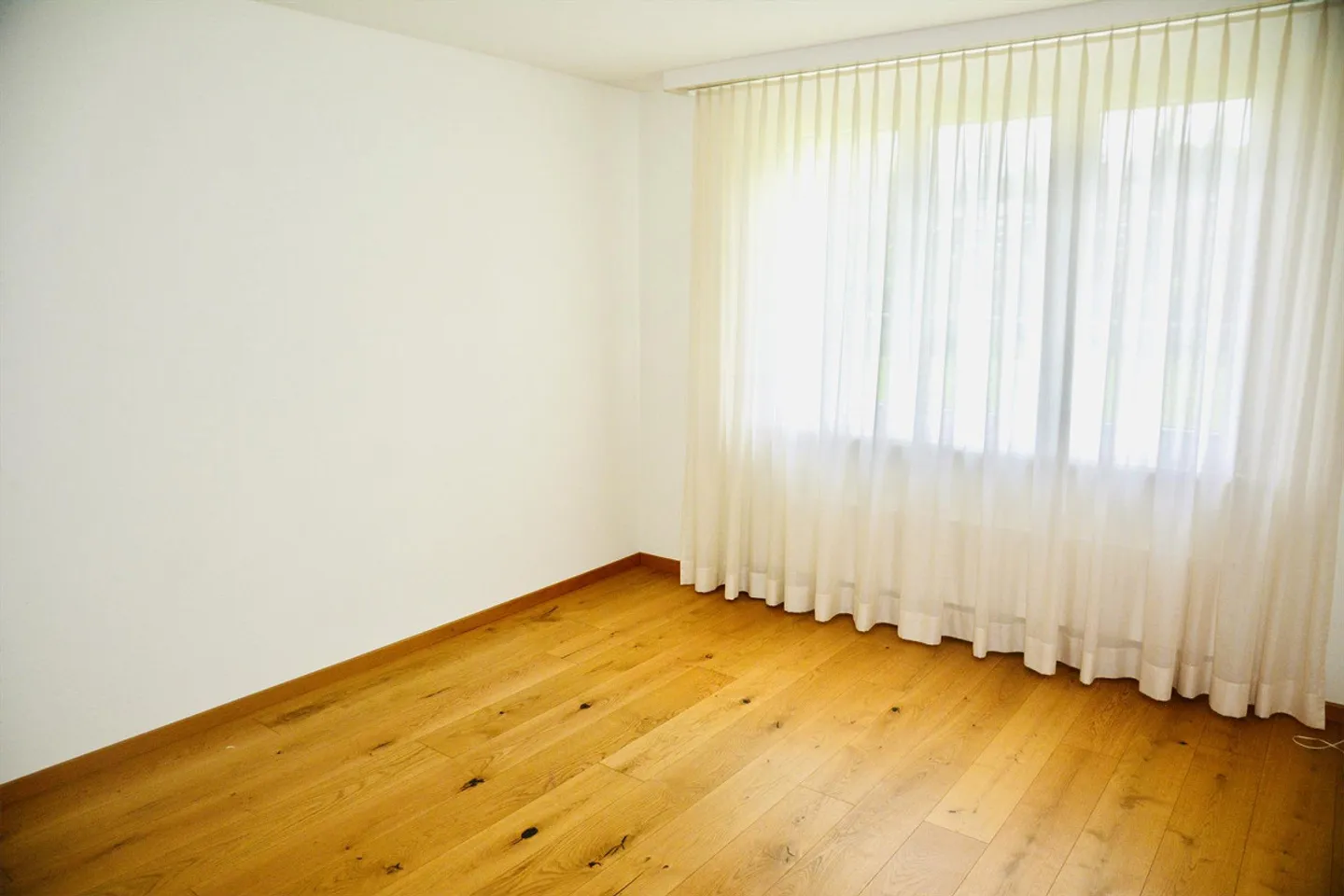 Centrally Located 3.5-Room Apartment with Garden - Photo 5 of 18