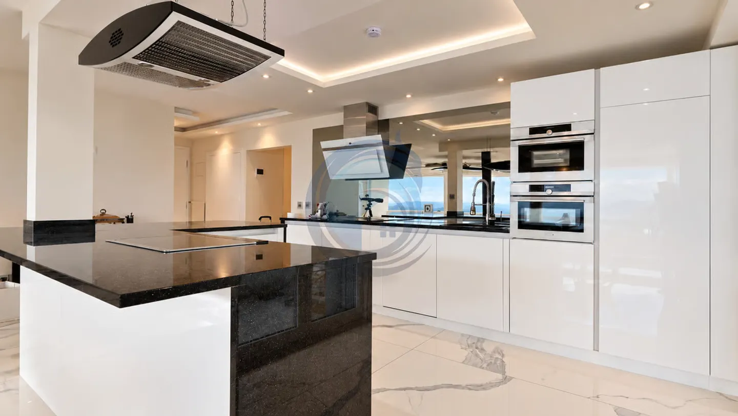 MAGNIFIQUE APPARTEMENT DE STANDING DE 4,5 PIÈCES AVEC VUE SUR LE LAC - Foto 10 von 13
