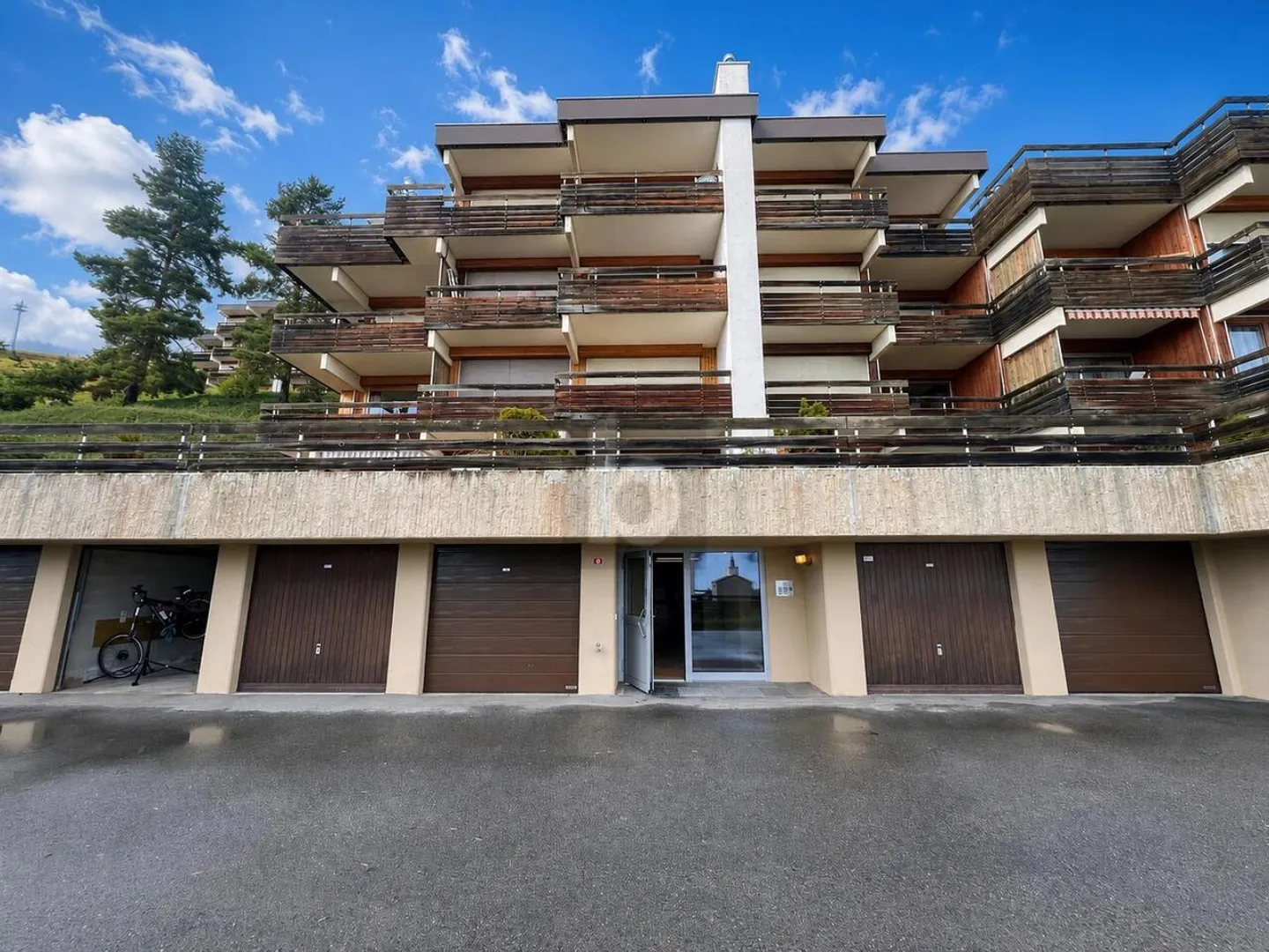 Appartement Charmant avec Terrasse - Photo 1 sur 5