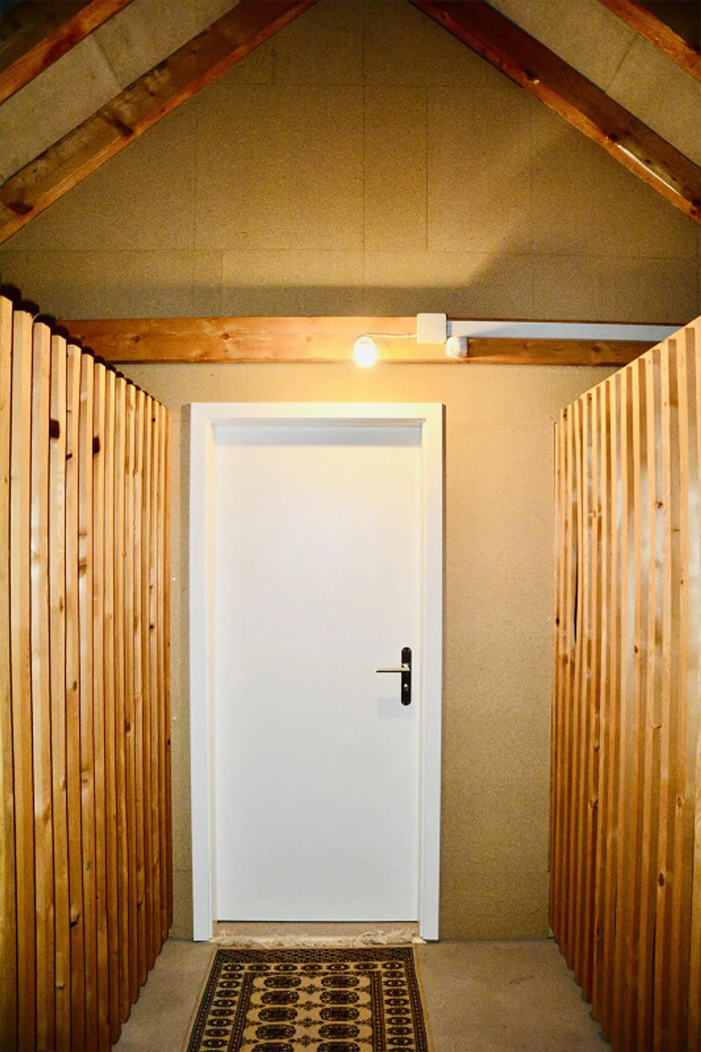 Centrally Located 3.5-Room Apartment with Garden - Photo 16 of 18