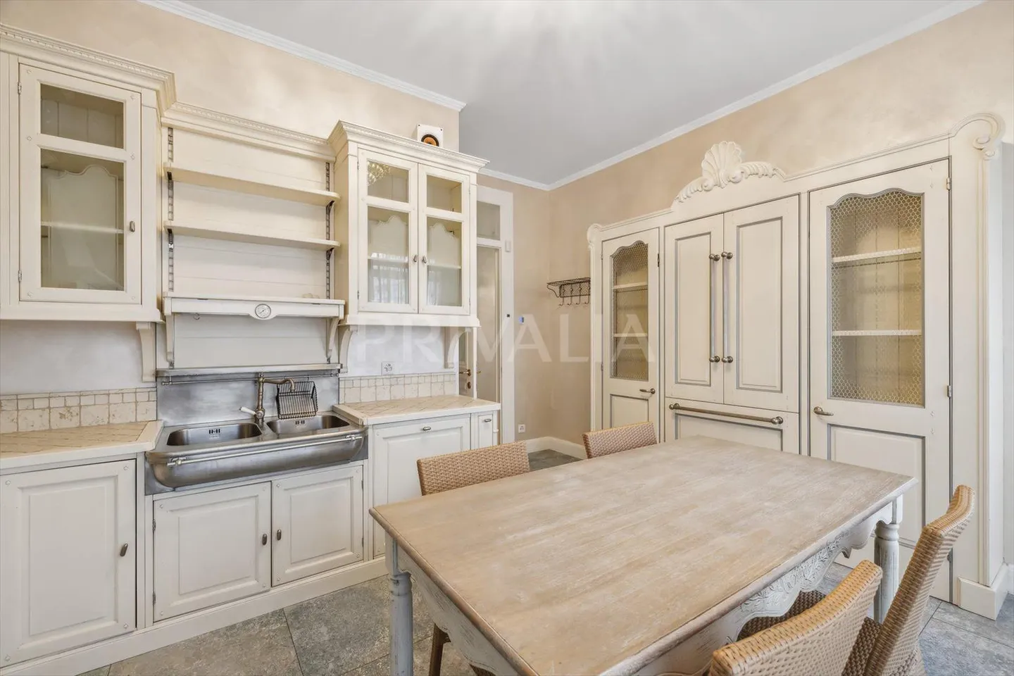 Magnificent apartment with high standards on the right side - Photo 4 of 13