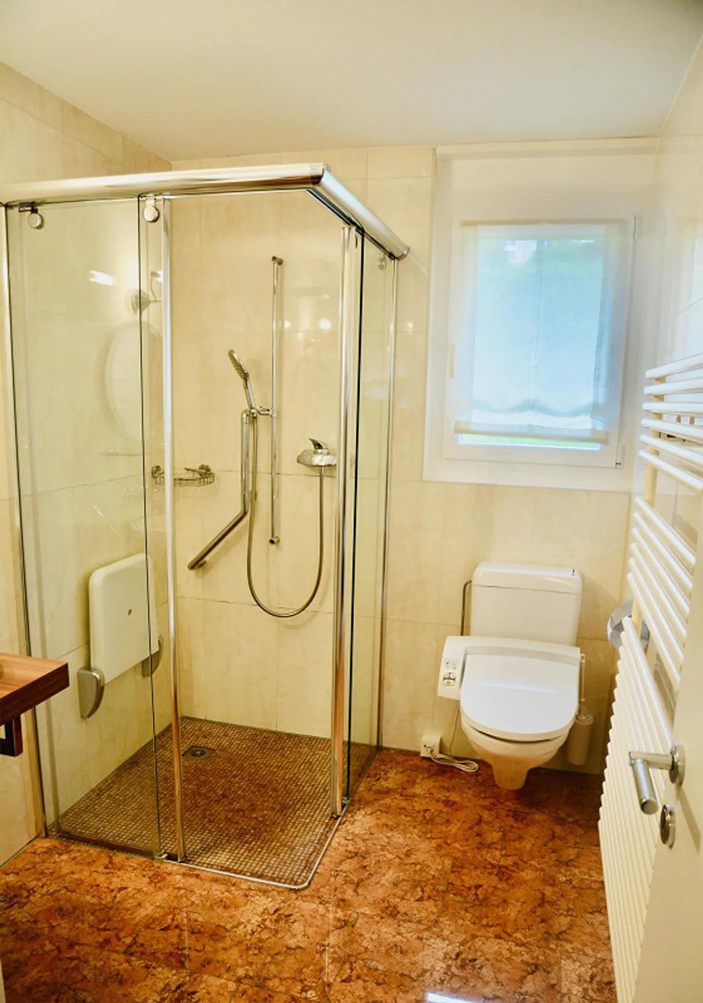 Centrally Located 3.5-Room Apartment with Garden - Photo 14 of 18