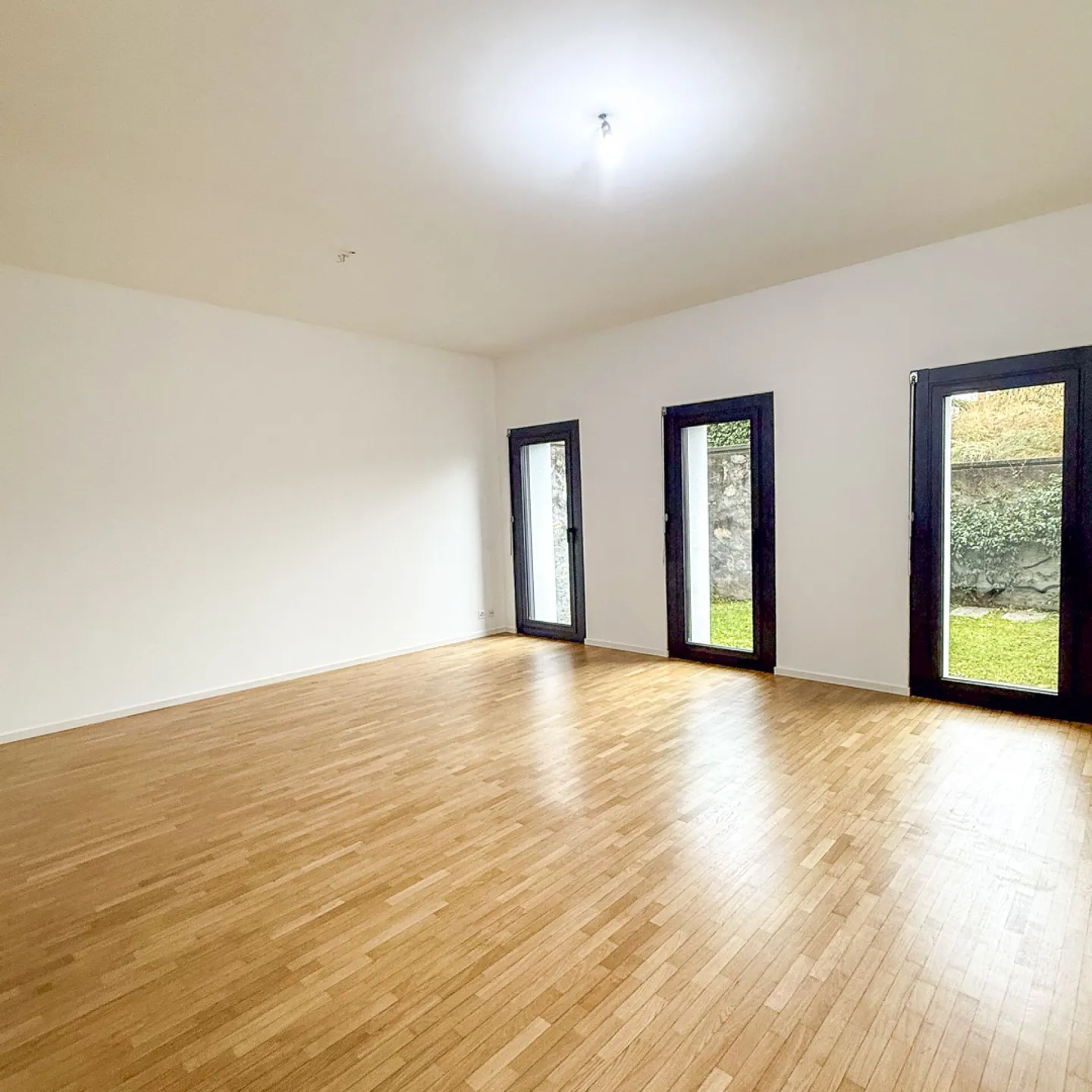 Appartement Chambre Simple avec Jardin Rénové - Photo 1 sur 4