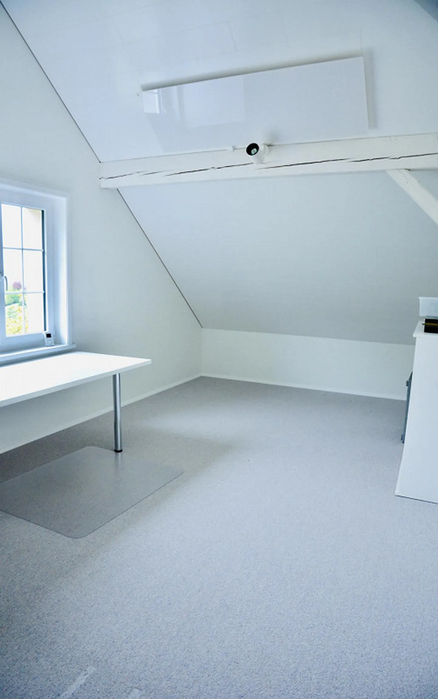 Centrally Located 3.5-Room Apartment with Garden - Photo 17 of 18