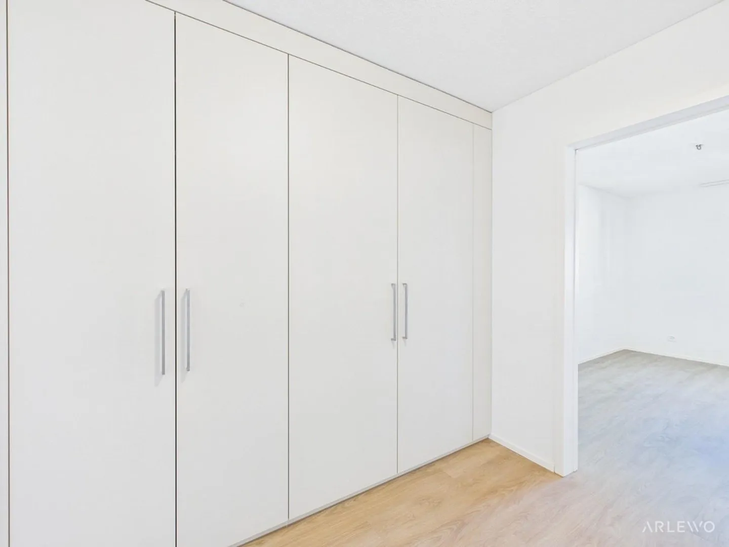 Oasi di benessere con vista: Vivere moderno in una posizione centrale e tranquilla - Foto 8 di 13