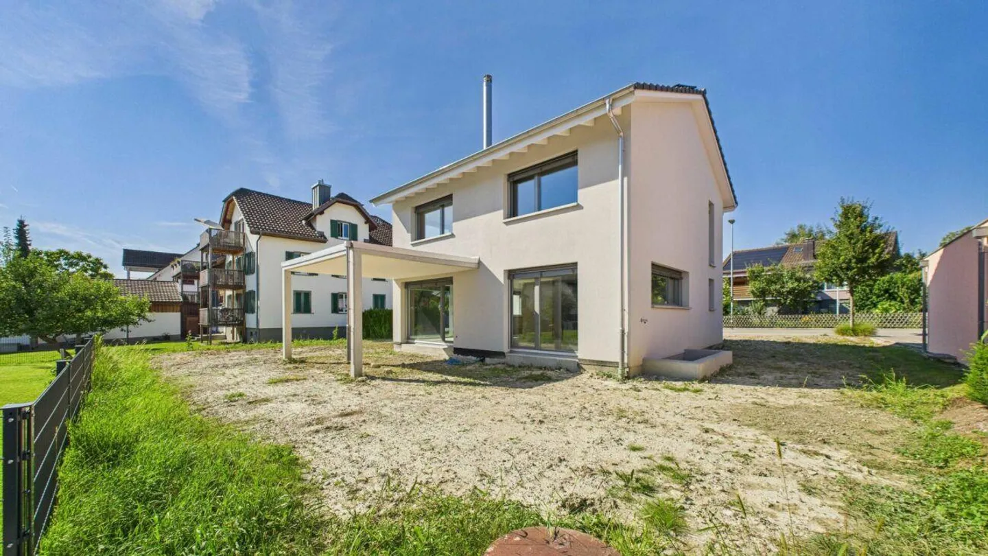 Prima occupazione casa unifamiliare indipendente in una posizione popolare - Foto 2 di 9