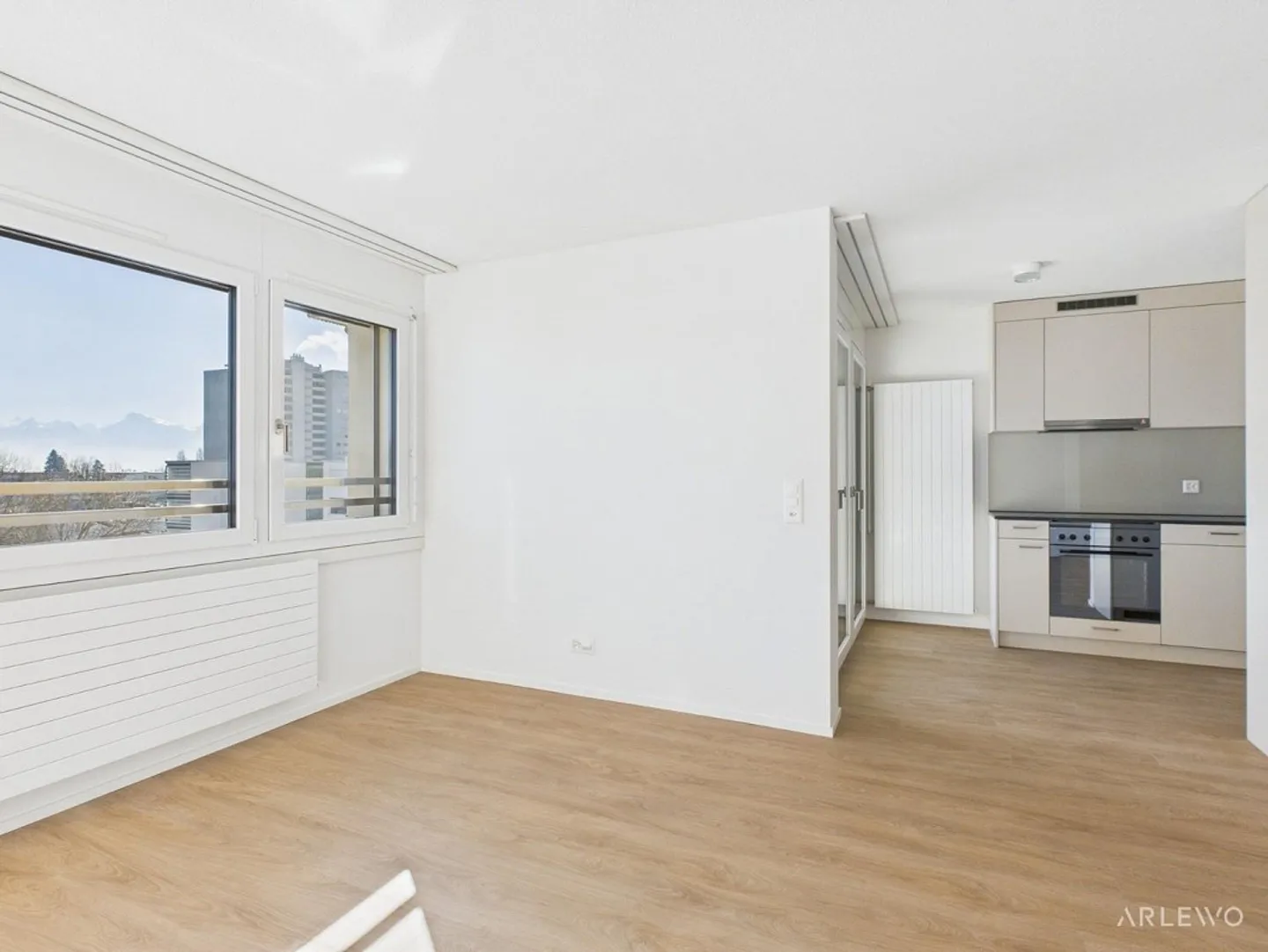 Oasi di benessere con vista: Vivere moderno in una posizione centrale e tranquilla - Foto 4 di 13