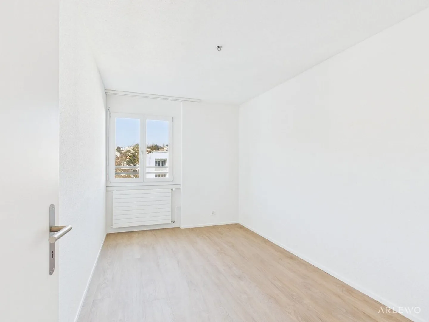 Oasi di benessere con vista: Vivere moderno in una posizione centrale e tranquilla - Foto 5 di 13