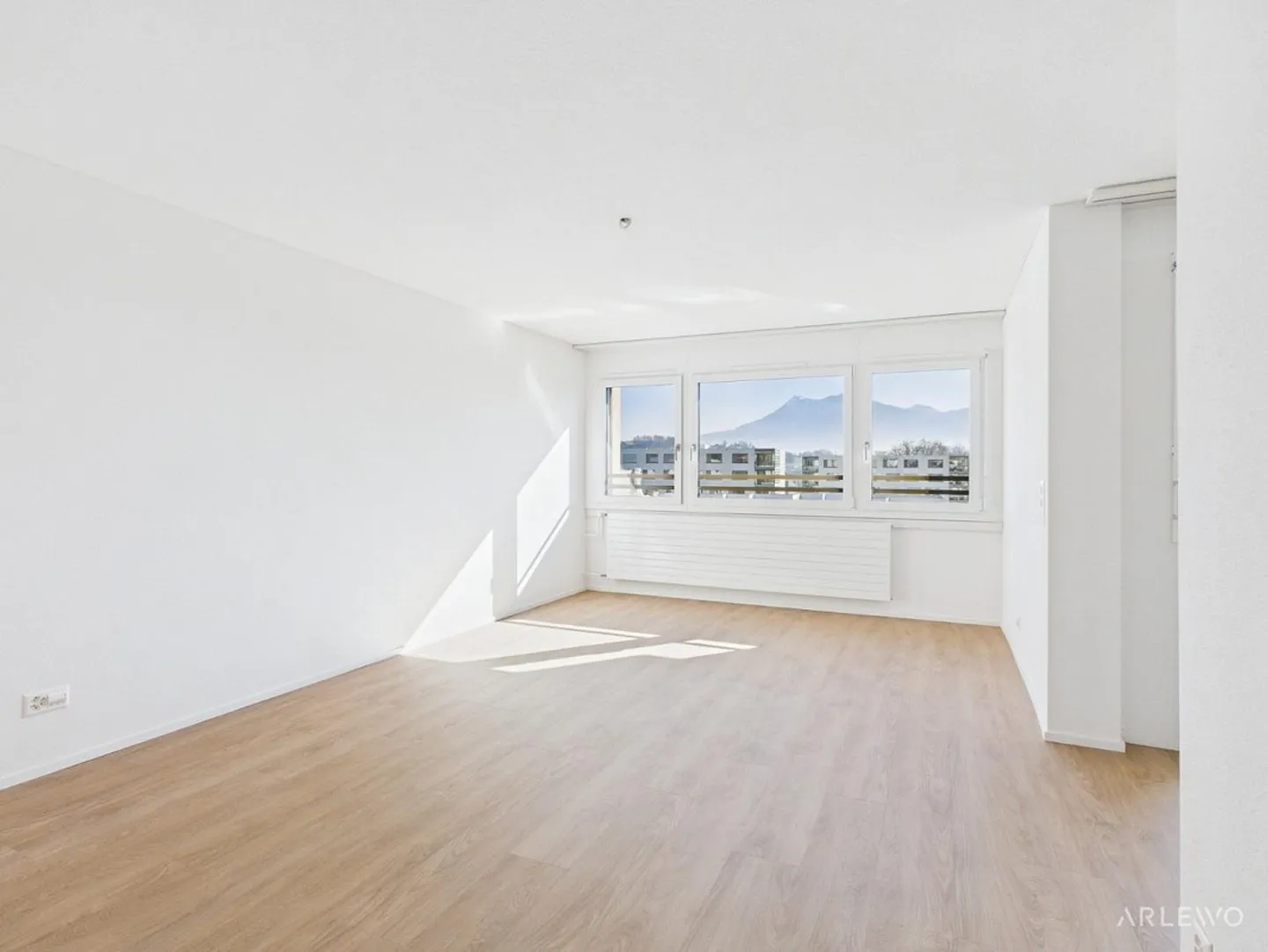 Oasi di benessere con vista: Vivere moderno in una posizione centrale e tranquilla - Foto 6 di 13