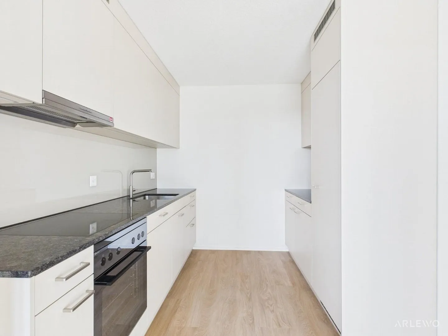 Oasi di benessere con vista: Vivere moderno in una posizione centrale e tranquilla - Foto 7 di 13