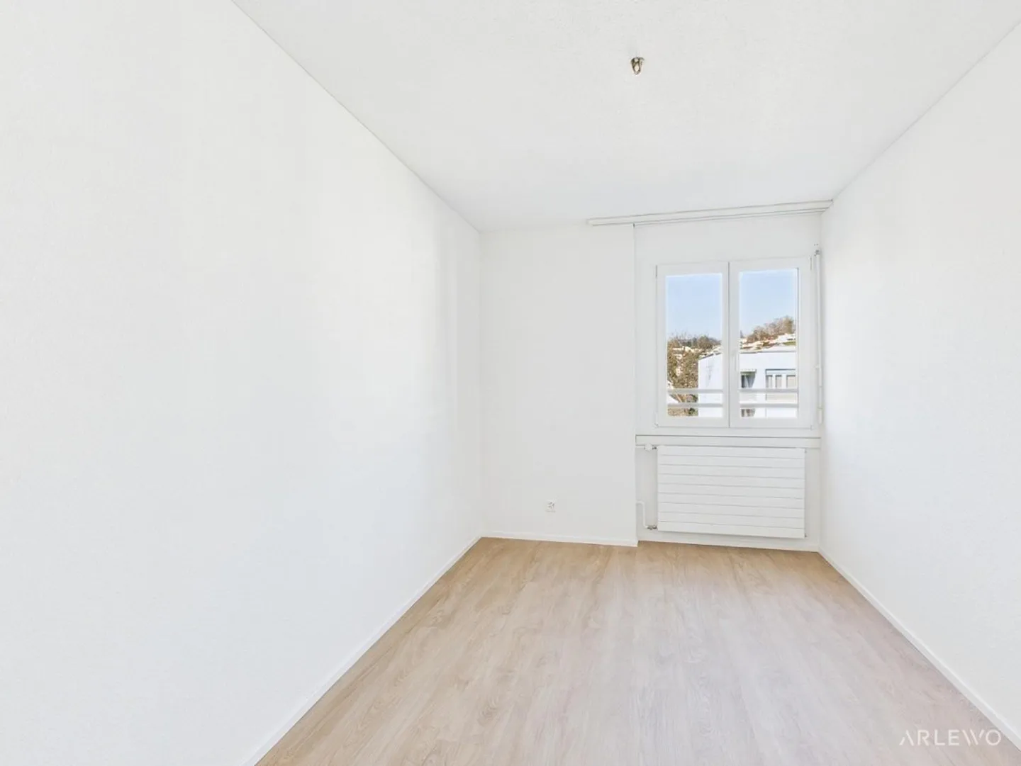 Oasi di benessere con vista: Vivere moderno in una posizione centrale e tranquilla - Foto 10 di 13