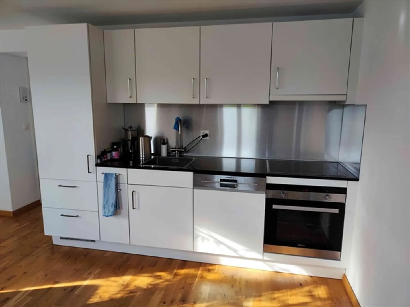 POUR UNE PERSONNE SEULE À ALTSTÄTTEN (SG), MEUBLÉ, TEMPORAIRE - Photo 4 sur 10