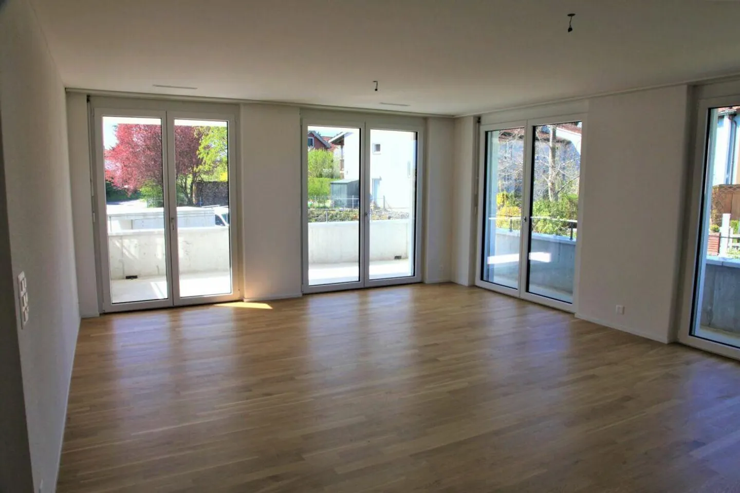 Moderno appartamento di 3,5 stanze con balcone. - Foto 3 di 10