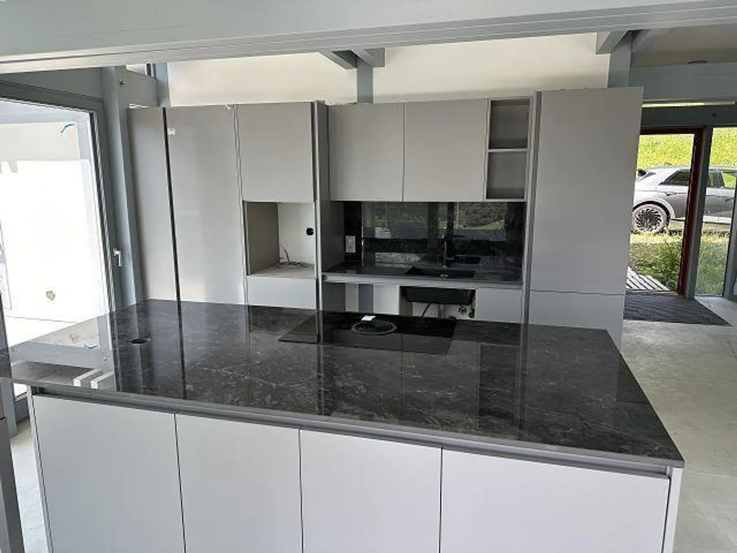 6 1/2-Room Villa in a Very Sunny, Quiet Location with a View - Photo 6 of 28