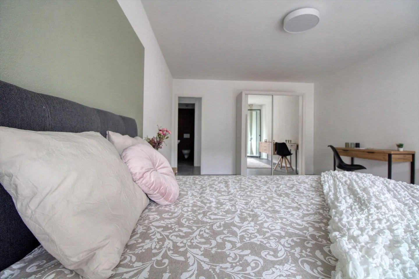 Chambre 1 pièce - Photo 2 sur 20